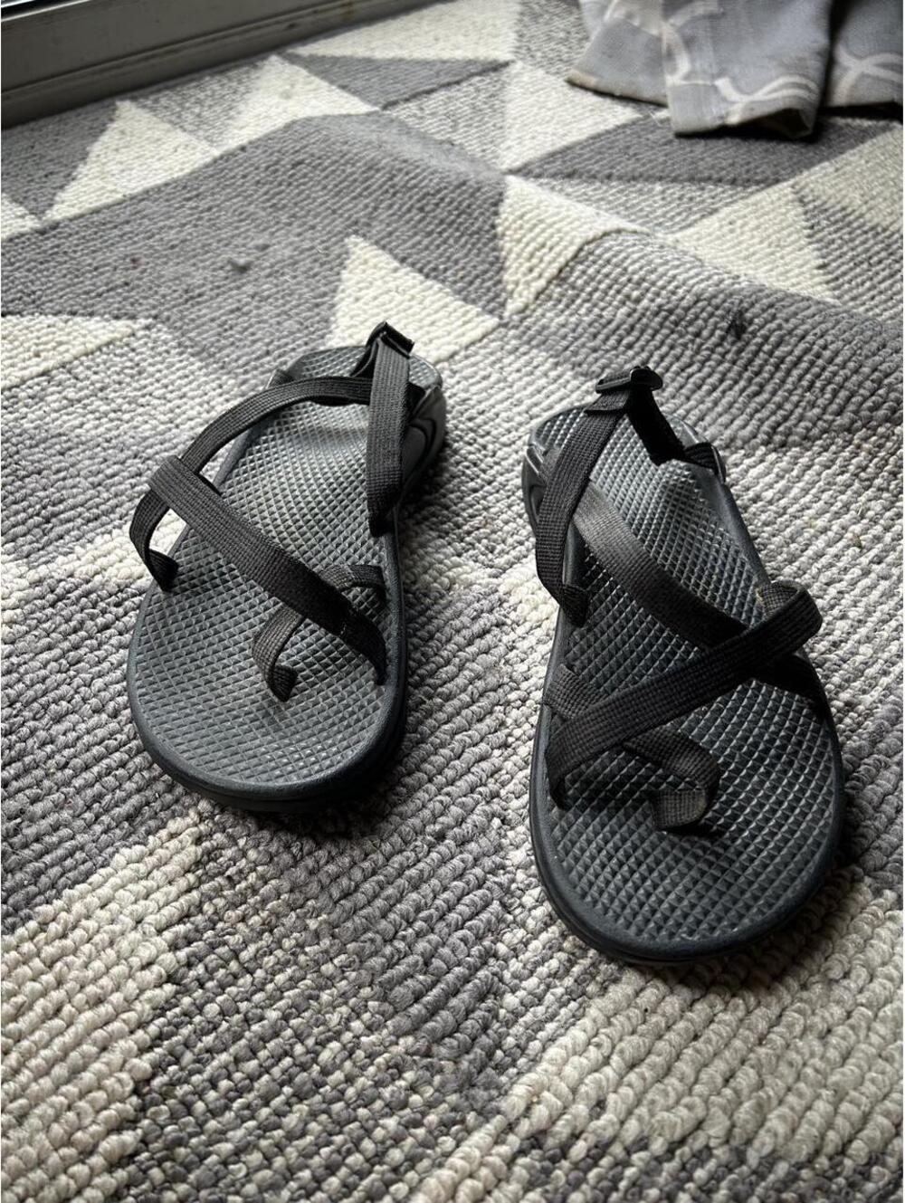 Chaco Z1 Classic black adjustable hiking  sandals with textured sole size 7